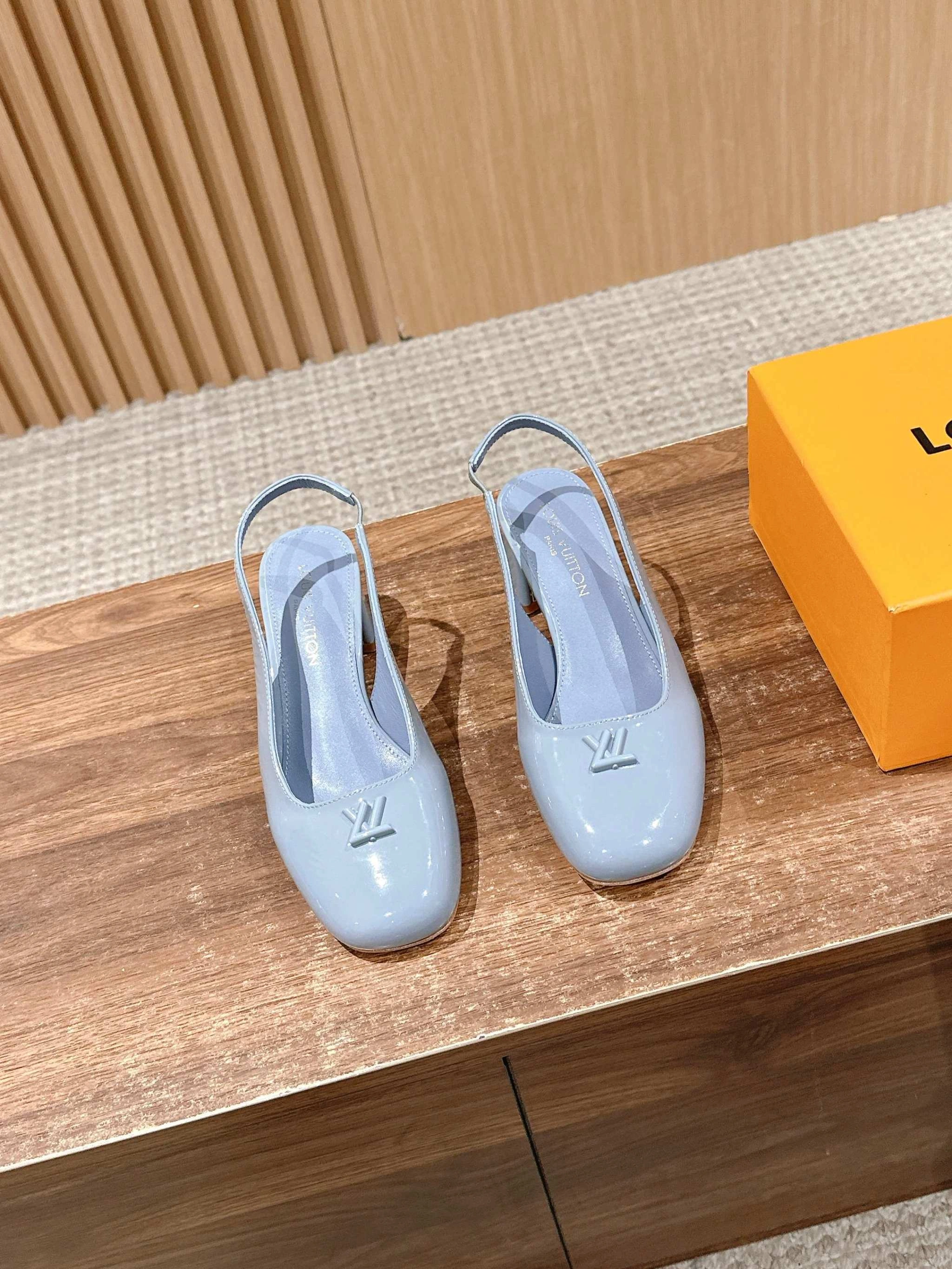 COCO-- 8V 1AGU49 Calfskin sheepskin Heel height：5.5CM item:E-X000D4125